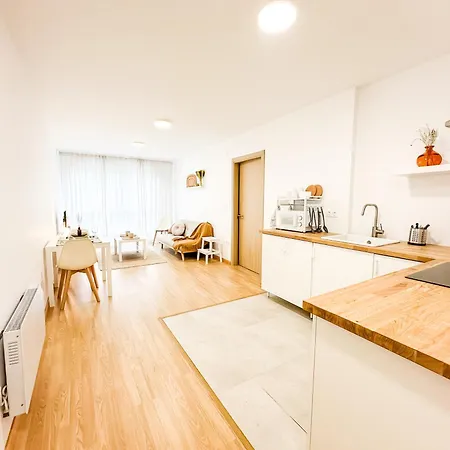 A Covina By Aloga Apartment *